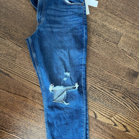 Abercrombie & Fitch High Rise Mom Jeans - Picture 1 of 4